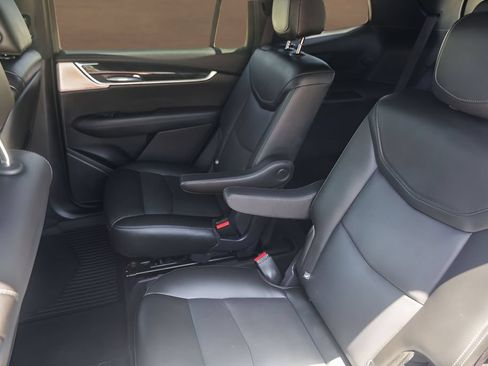 Used 2021 Cadillac XT6 Premium Luxury FWD image 24