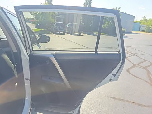 Used 2018 Toyota RAV4 LE w/ All Weather Liner Package FWD image 28