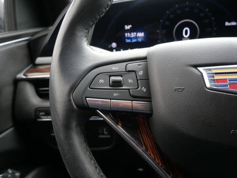 Used 2024 Cadillac Escalade ESV Luxury image 12