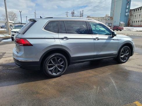 Used 2024 Volkswagen Tiguan SE image 6