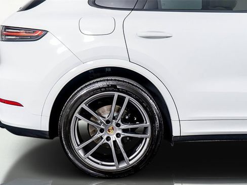 Used 2022 Porsche Cayenne S image 20