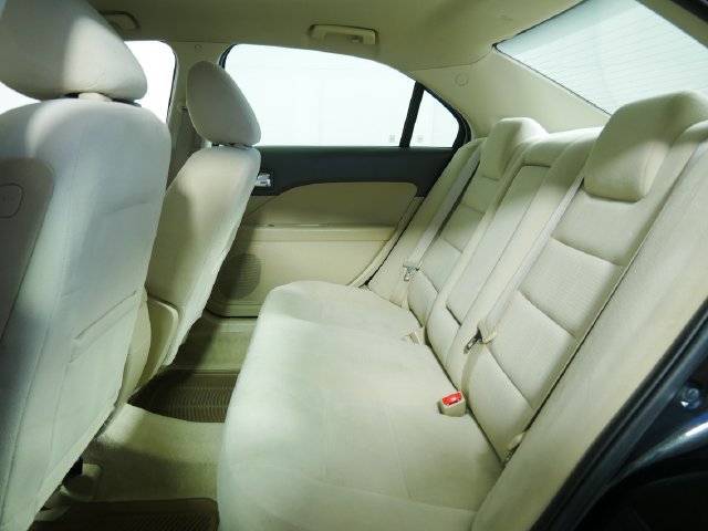 Used 2009 Ford Fusion SE FWD image 18