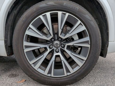 Used 2021 Volvo XC90 T6 Momentum w/ Climate Package image 13