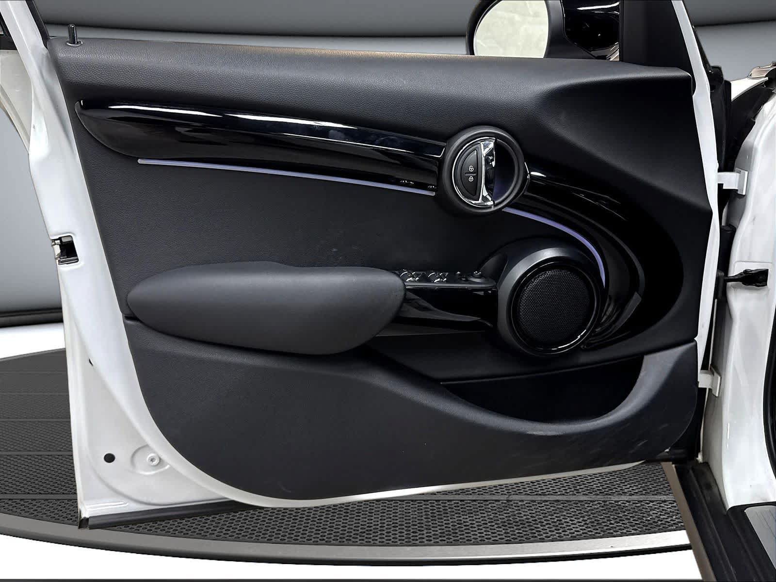 Used 2024 MINI Cooper S w/ Signature Upholstery Package FWD image 19