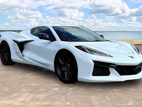 Used 2024 Chevrolet Corvette Z06 w/ Battery Protection Package RWD image 3
