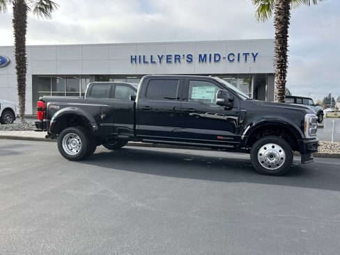 New 2026 Ford F450 Platinum w/ FX4 Off-Road Package image 2