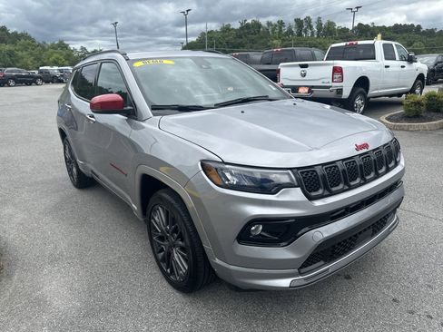 Used 2023 Jeep Compass Limited image 4