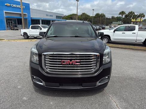 Used 2018 GMC Yukon SLT w/ Premium Edition image 2