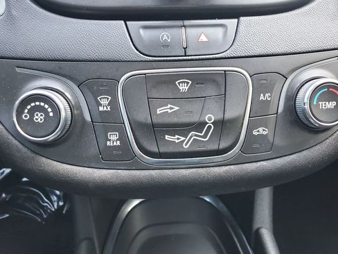 Used 2021 Chevrolet Malibu RS image 36