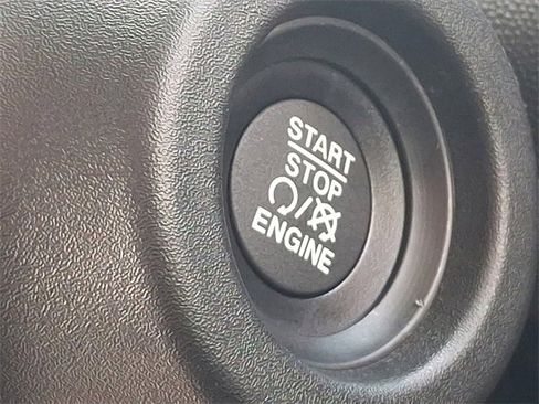 Used 2025 RAM ProMaster 2500 w/ Storage Group image 20