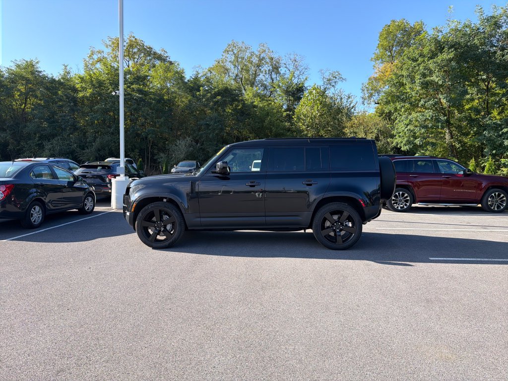 Used 2026 Land Rover Defender 110 S AWD/4WD image 5