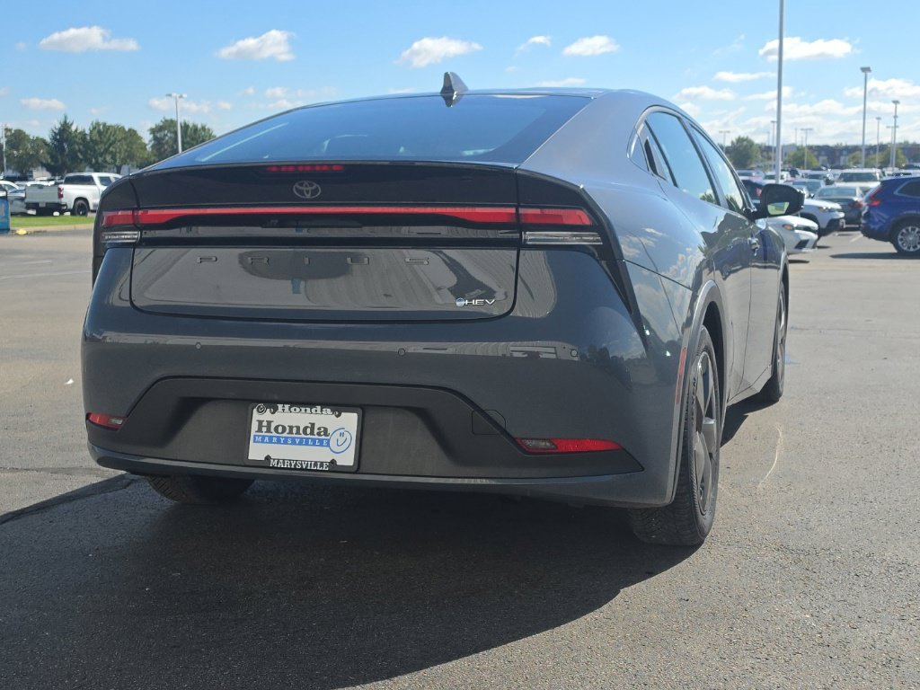 Used 2025 Toyota Prius LE FWD image 8