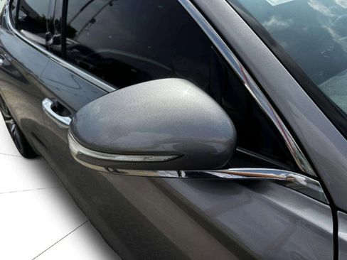 Used 2021 Genesis G70 3.3T RWD image 9