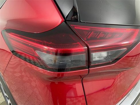 Used 2022 Nissan Rogue SL w/ SL Premium Package image 19