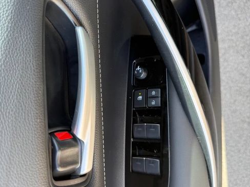Used 2022 Toyota Corolla XSE FWD image 21