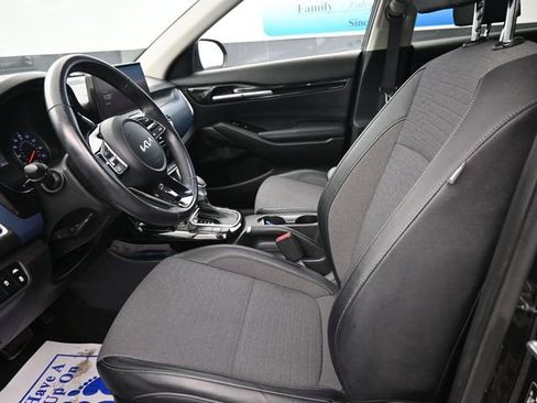 Used 2023 Kia Seltos S w/ Navigation Package image 12
