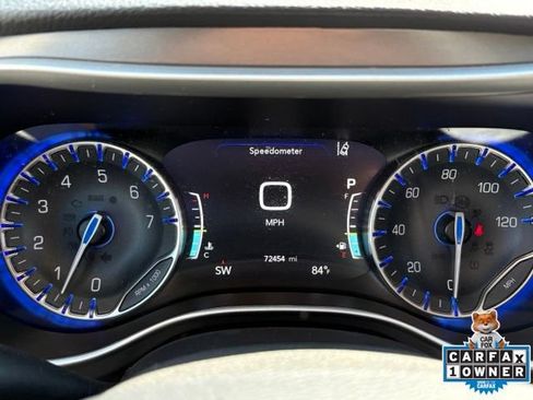 Used 2023 Chrysler Pacifica Touring-L AWD/4WD image 13