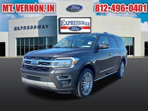 Used 2024 Ford Expedition Limited image 3