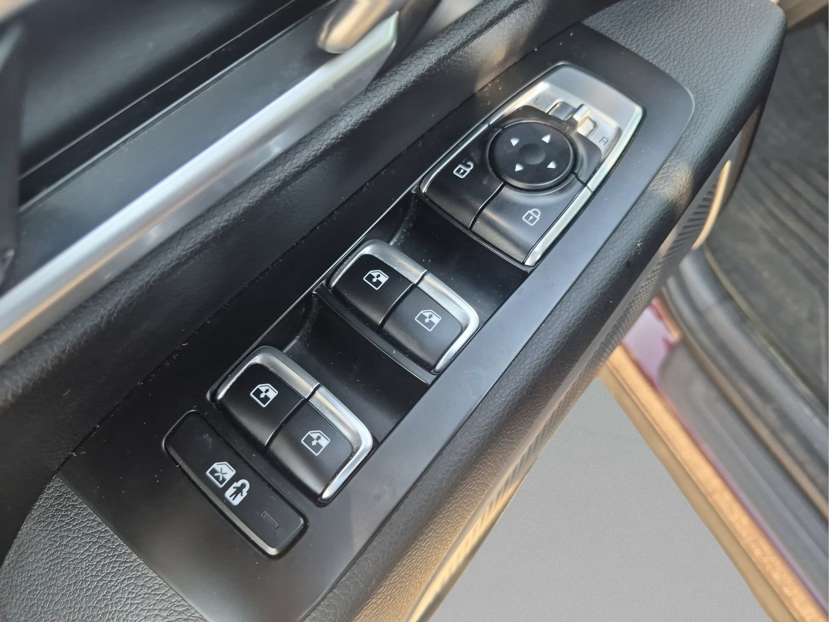 Used 2020 Kia Telluride LX FWD image 16