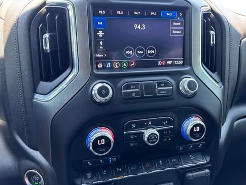 Used 2022 GMC Sierra 3500 Denali AWD/4WD image 15