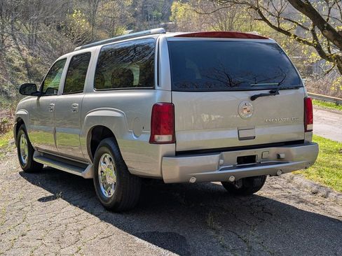 Used 2004 Cadillac Escalade ESV AWD image 27