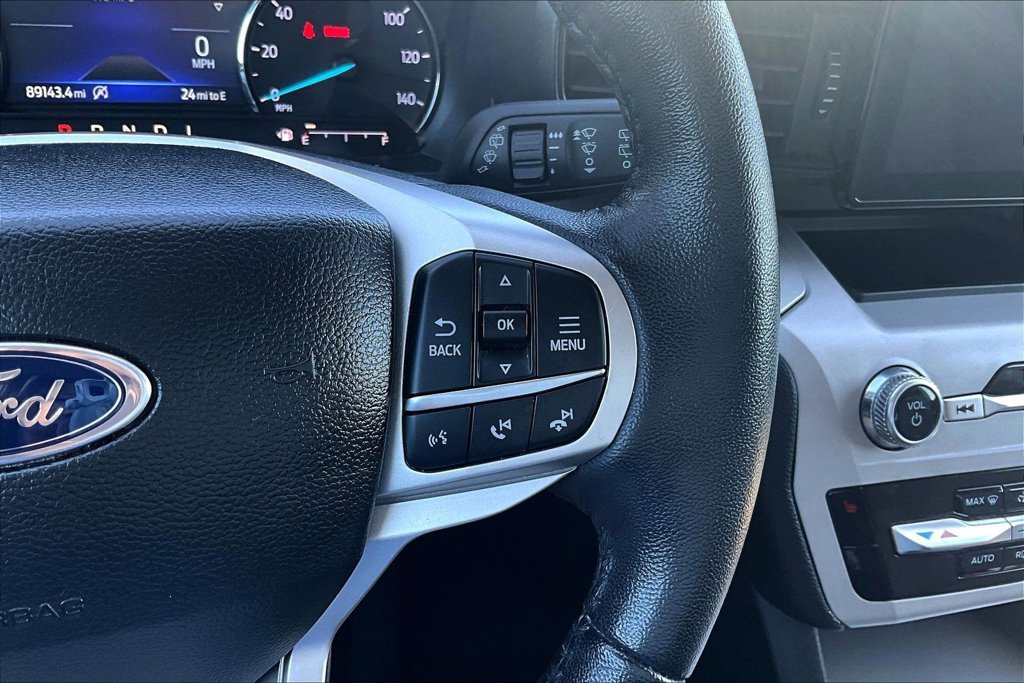 Used 2023 Ford Explorer XLT AWD/4WD image 20