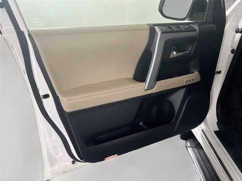 Used 2022 Toyota 4Runner Limited AWD/4WD image 19