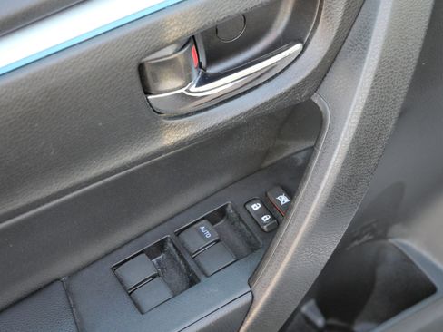 Used 2014 Toyota Corolla S image 19