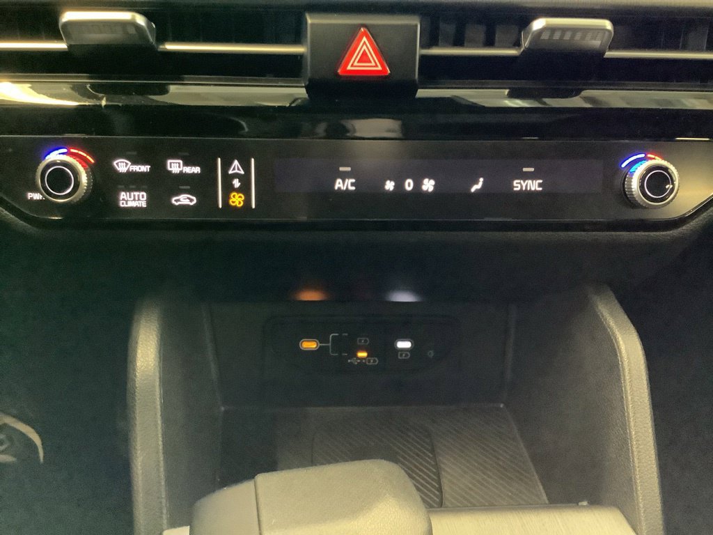 Certified 2026 Kia Sportage X-Line w/ X-Line Technology Package AWD/4WD image 12