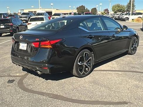 Used 2023 Nissan Altima 2.5 SR image 3
