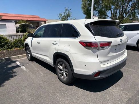 Used 2014 Toyota Highlander Plus FWD image 12