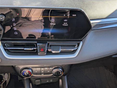 Used 2025 Chevrolet TrailBlazer LT image 25