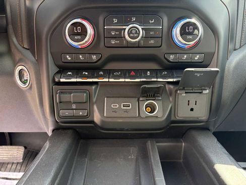 Used 2020 GMC Sierra 1500 AT4 w/ AT4 Premium Package AWD/4WD image 36