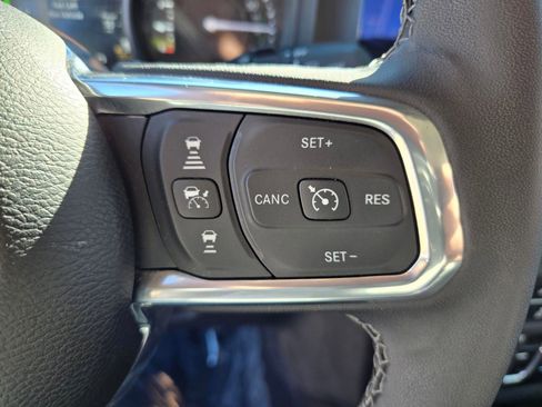 Used 2025 Jeep Wrangler Sahara 4xe image 16