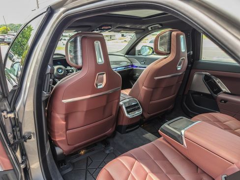 Used 2025 BMW 760i xDrive w/ Executive Package AWD/4WD image 29
