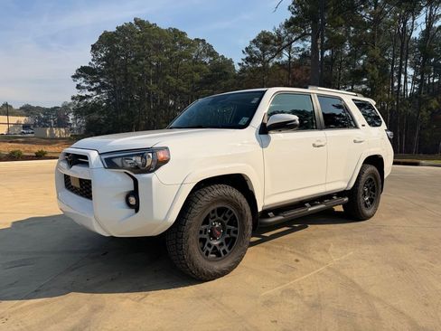 Used 2023 Toyota 4Runner SR5 Premium image 1