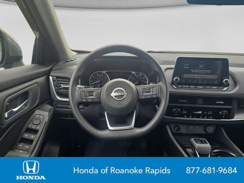 Used 2024 Nissan Rogue SV AWD/4WD image 13