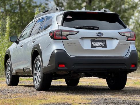 Certified 2025 Subaru Outback Premium image 5