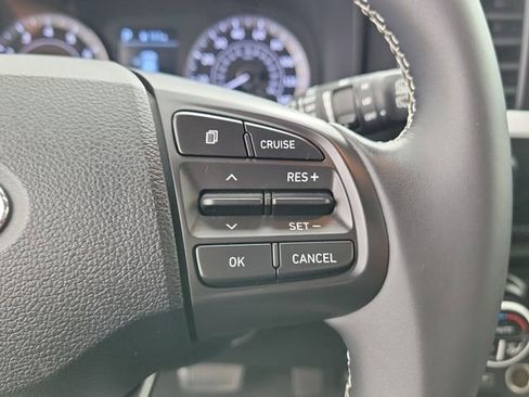 Used 2022 Hyundai Venue Limited w/ Cargo Package image 25