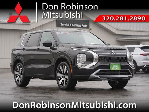 New 2026 Mitsubishi Outlander SE image 1