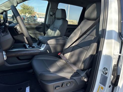 New 2026 GMC Sierra 3500 SLT w/ SLT Convenience Package AWD/4WD image 19