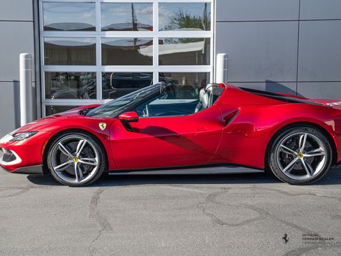 Used 2023 Ferrari 296 GTS RWD image 3