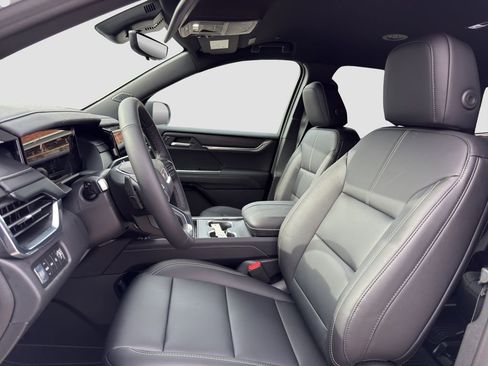 New 2026 GMC Acadia Elevation w/ Elevation Premium Package AWD/4WD image 6