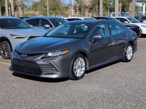 Used 2024 Toyota Camry LE image 4