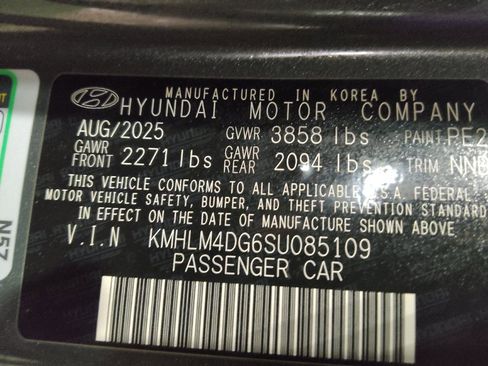 Used 2025 Hyundai Elantra Sport FWD image 33