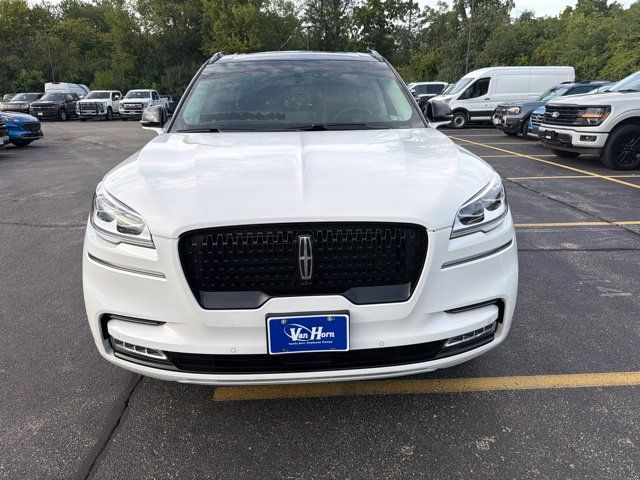 Used 2024 Lincoln Aviator Reserve w/ Equipment Group 201A AWD/4WD image 2