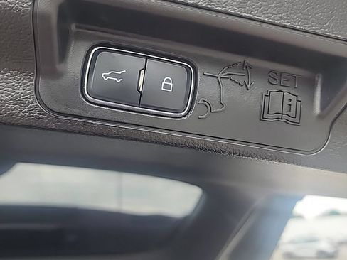 Used 2023 Ford Explorer XLT w/ Equipment Group 202A AWD/4WD image 13