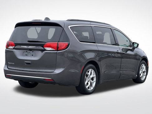 Used 2018 Chrysler Pacifica Touring Plus w/ Tire & Wheel Group image 36