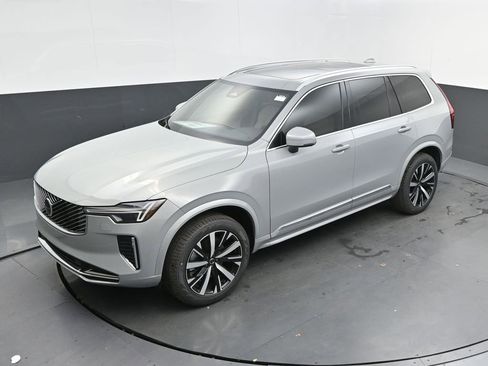 New 2026 Volvo XC90 B5 Core AWD/4WD image 23