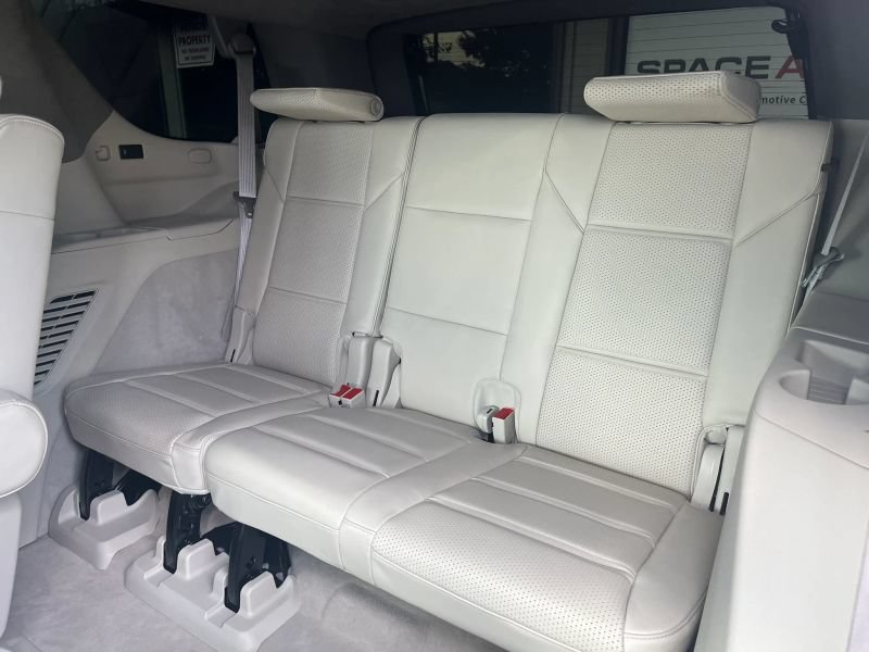 Used 2024 Cadillac Escalade Sport Platinum w/ LPO, ONYX Package AWD/4WD image 14